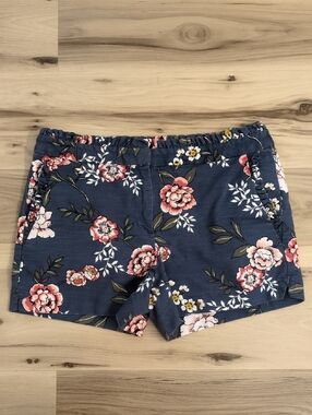 EUC Ann Taylor Floral Shorts Size 6